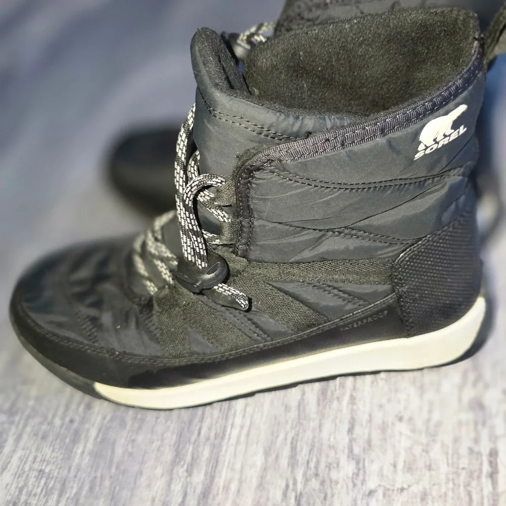 Sorel Whitney‎ II Kids Black Puffer Winter Boots Lace Up Waterproof Youth Size 6